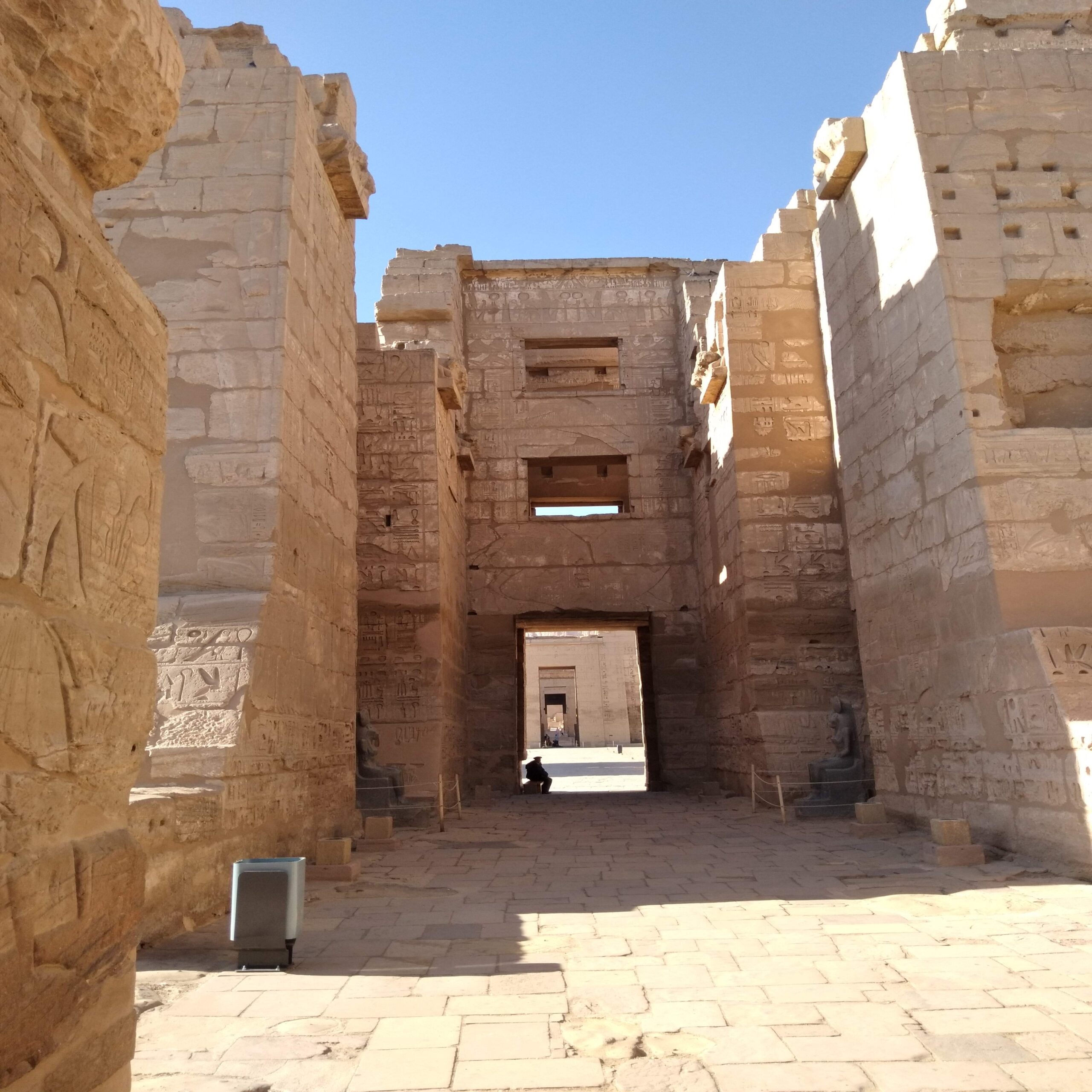 храм Рамсеса III Мединат Хабу 